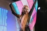Filha trans de Elon Musk se apresenta como drag queen em Los Angeles