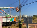 Neoenergia retira 3 toneladas de cabos clandestinos das ruas do DF