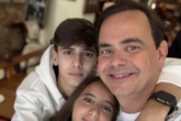 Humorista Carioca veta livros escolares do filho: “Doutrinadores”