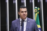Overclean: PF aborda deputado do União no aeroporto e apreende celular