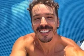Galã de Pantanal diz que se afastou da igreja após pai se assumir gay