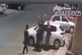 Motorista é rendido e tem carro levado por quatro adolescentes. Vídeo