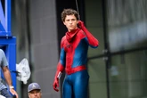 Pai de Tom Holland diz que ator passou mal após acidente em filmagens