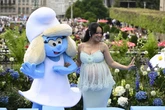 Além Rihanna, lembre outras grandes cantoras que dublaram a Smurfette
