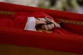 À espera de Francisco II ou de João Paulo III. Pior seria Bento XVII