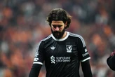 Alisson vira desfalque no Liverpool até novembro por lesão muscular
