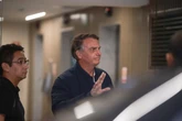 Bolsonaro reclama: “Sendo atacado de tudo e não posso me defender”