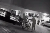 Dupla encapuzada invade garagens do DF para furtar bicicletas. Vídeo