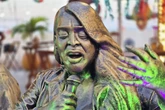 Preta Gil ganha escultura ao lado de Gilberto Gil no Rio; veja fotos
