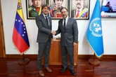 Venezuela diz que EUA ameaçam paz com navios e pede apoio à ONU