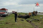 Quatro pessoas ficam feridas após carro capotar na BR-060