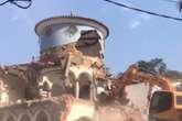Vídeo: palacete de 1941 com estrutura original é demolido no Pacaembu