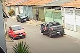 Vídeo: homem quebra vidro de carro ao tentar matar rival a tiros no DF