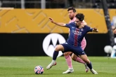 Vídeo: Messi tenta agredir adversário do PSG e lance viraliza