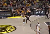 Jogador dá soco e é derrubado por adversário em partida da NBA, veja