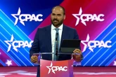 Eduardo Bolsonaro: “Se pudesse, dobrava salário dos meus assessores”