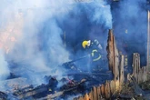 Criança alerta incêndio e mãe salva filhas, mas casa é destruída em SC