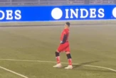 Vídeo: goleiro viraliza ao imitar miss durante partida na Nicarágua