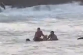 Jovem de 26 anos é resgatada após quase se afogar em mar de Salvador