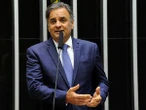 Com missão de eleger 30 deputados em 2026, Aécio volta a presidir PSDB