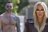 Kesha é seguida por vizinho seminu durante passeio em Los Angeles