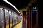 Duas adolescentes morrem ao praticar “subway surfing” em Nova York