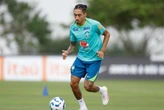 Raphinha se apresenta na Granja Comary e completa delegação da Seleção. Compre seu ingresso!
