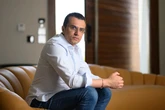 Rodrigo Calado celebra 40 anos e relembra trajetória de sucesso