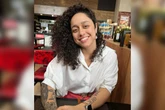 Jovem descobre esclerose múltipla após confundir sintomas com estresse