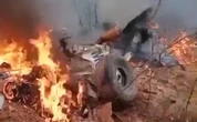 Tragédia: avião com 12 turistas cai e explode no Quênia. Veja vídeo.