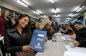 Escritura na Mão: 628 famílias recebem documento de posse de imóveis