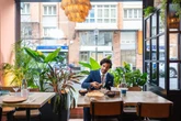 Comer sozinho em restaurantes: o que isso pode dizer sobre você