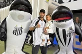Vídeo: Mavie é atingida por bola na cabeça e reação de Neymar viraliza