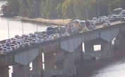 Acidente envolvendo oito veículos interdita Linha Vermelha, no Rio