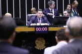 Congresso analisa vetos presidenciais e pode abrir CPMI do INSS
