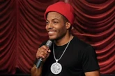 Comediante morre em tiroteio, nos EUA, aos 52 anos