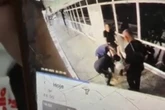 Menino autista é arrastado pelas pernas por funcionárias de clínica