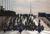 Vídeo: desfile com centenas de motociclistas encerra Capital Moto Week