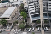 Grupo armado invade prédio, faz reféns e assalta sala comercial em SP