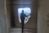 Veja momento em que polícia invade base do CV e destrói seteiras