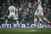 Com desfalques e poupados, Atlético e Corinthians empatam sem gols