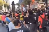 Vídeo: skatistas xingam Bolsonaro em meio à manifestação na Paulista