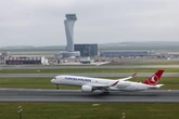 Apressadinho? Turquia multará quem se levantar antes da hora no avião