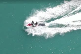 Piloto de jet ski multado em R$ 2,5 mil por molestar baleias em SC