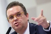 Vídeo: governo ainda não discute verba pública para pagar aposentados