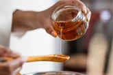 Mel de ora-pro-nóbis: conheça os benefícios do alimento
