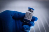 Mulher aciona Justiça para reduzir intervalo entre doses da Pfizer