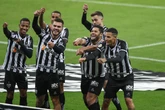 Atlético-MG marca no 1° minuto, segura pressão e vence o Internacional