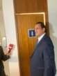 Wassef diz que entrou em banheiro feminino “porque estava apertado”