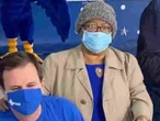 Paes faz piada com gorro de Tia Surica e toma “pescotapa”